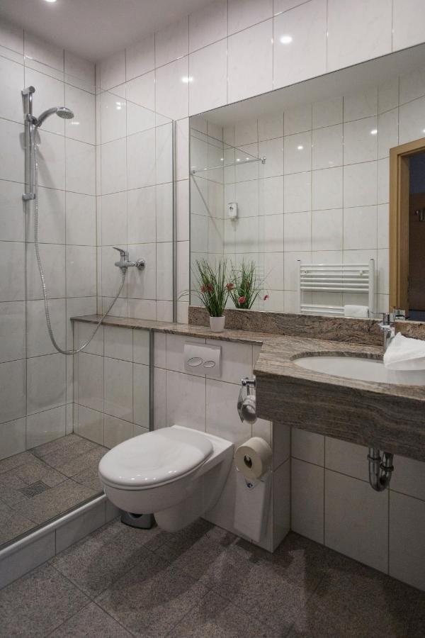 Schwiizeralp & Restaurant Hotel 3*